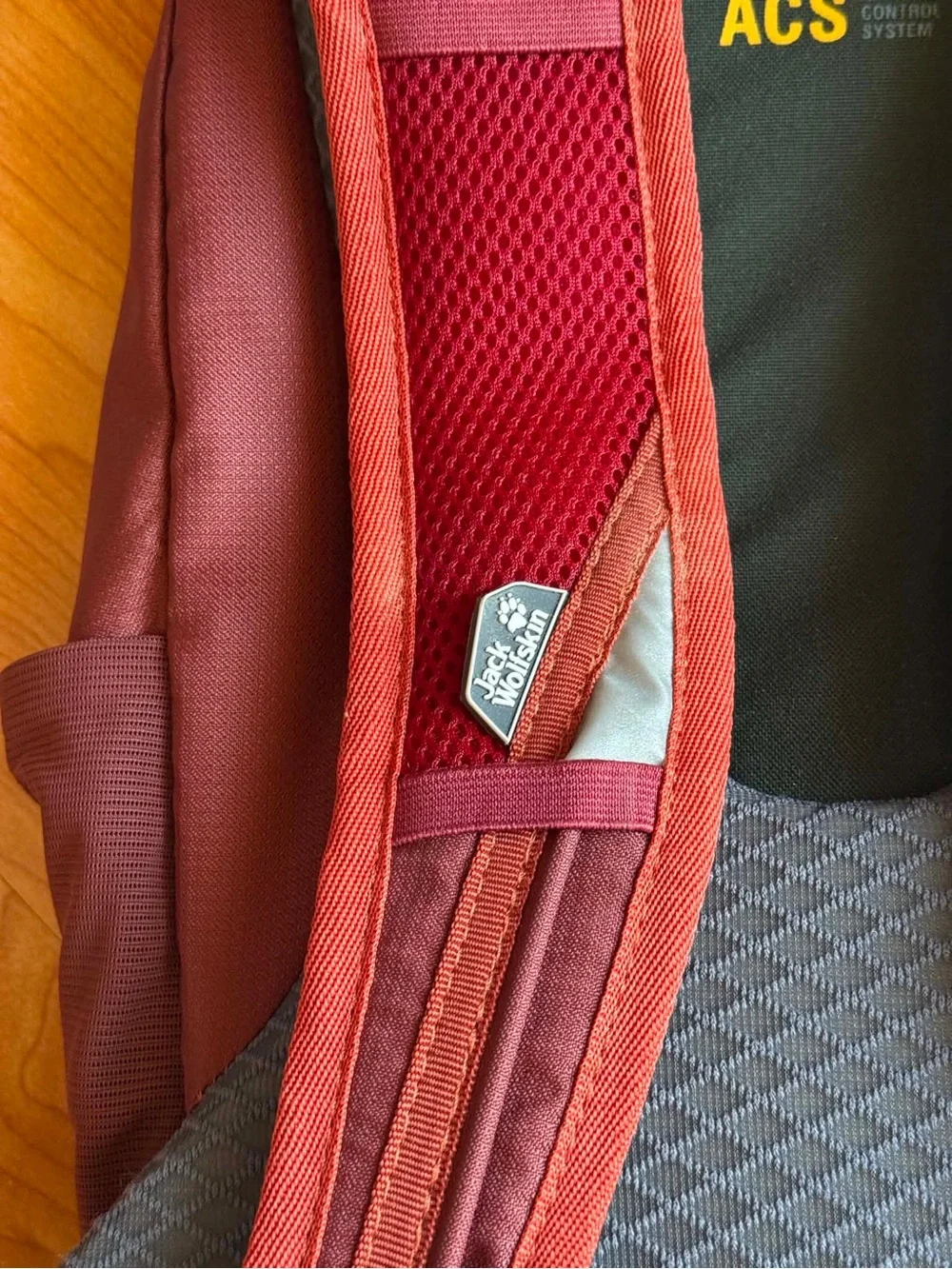 Jack Wolfskin rust red HAM ROCK 12 Daypack